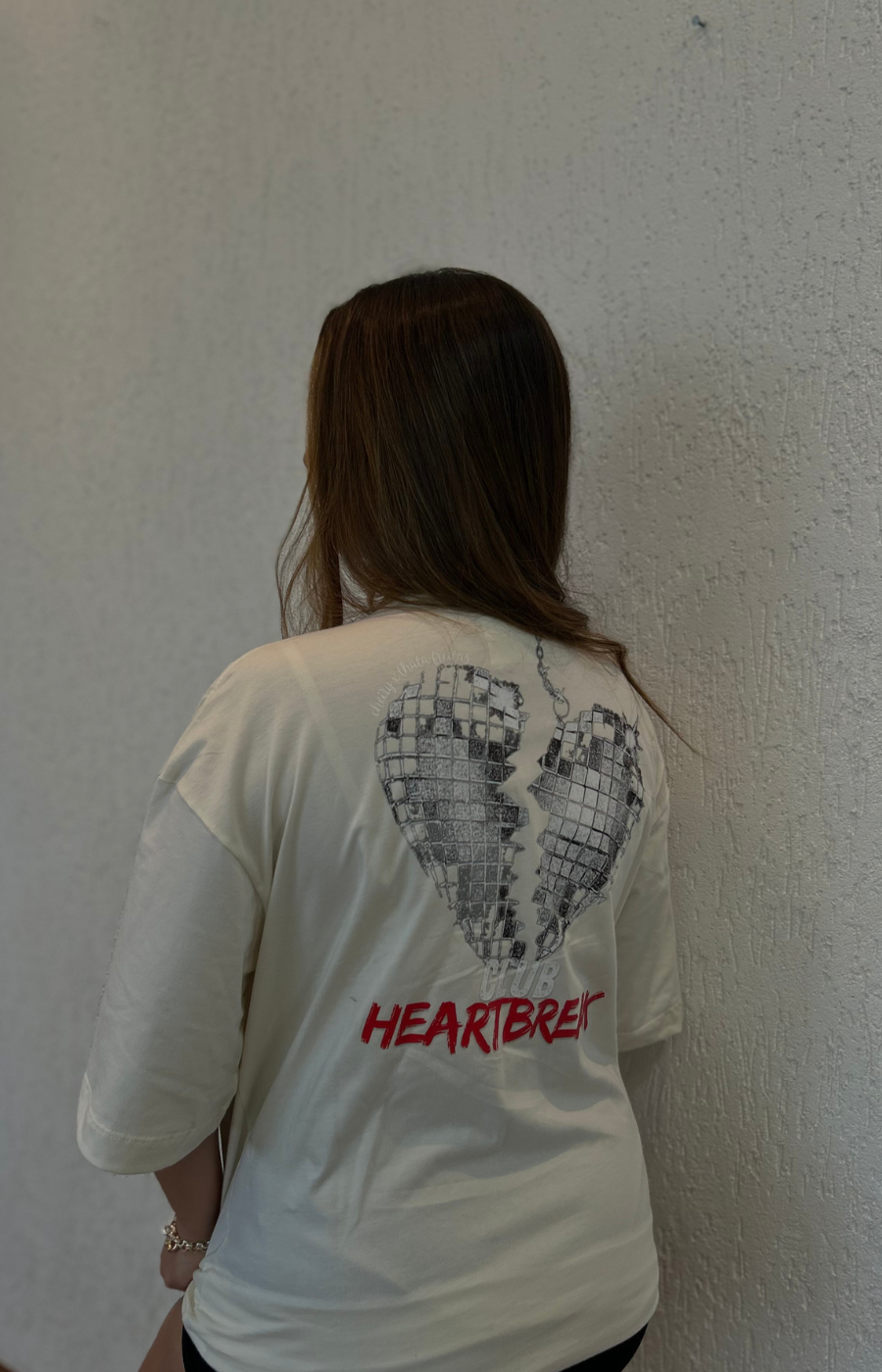 oversize cheirry x thata freitas ‘’broken heart‘’